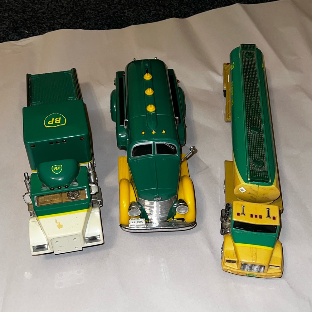 Lot of 3 BP Hess Green and Yellow Collectable Tanker Truck Set